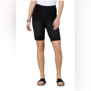 HUE Game Changing Denim Short NWT  Dark Wash Blue Small